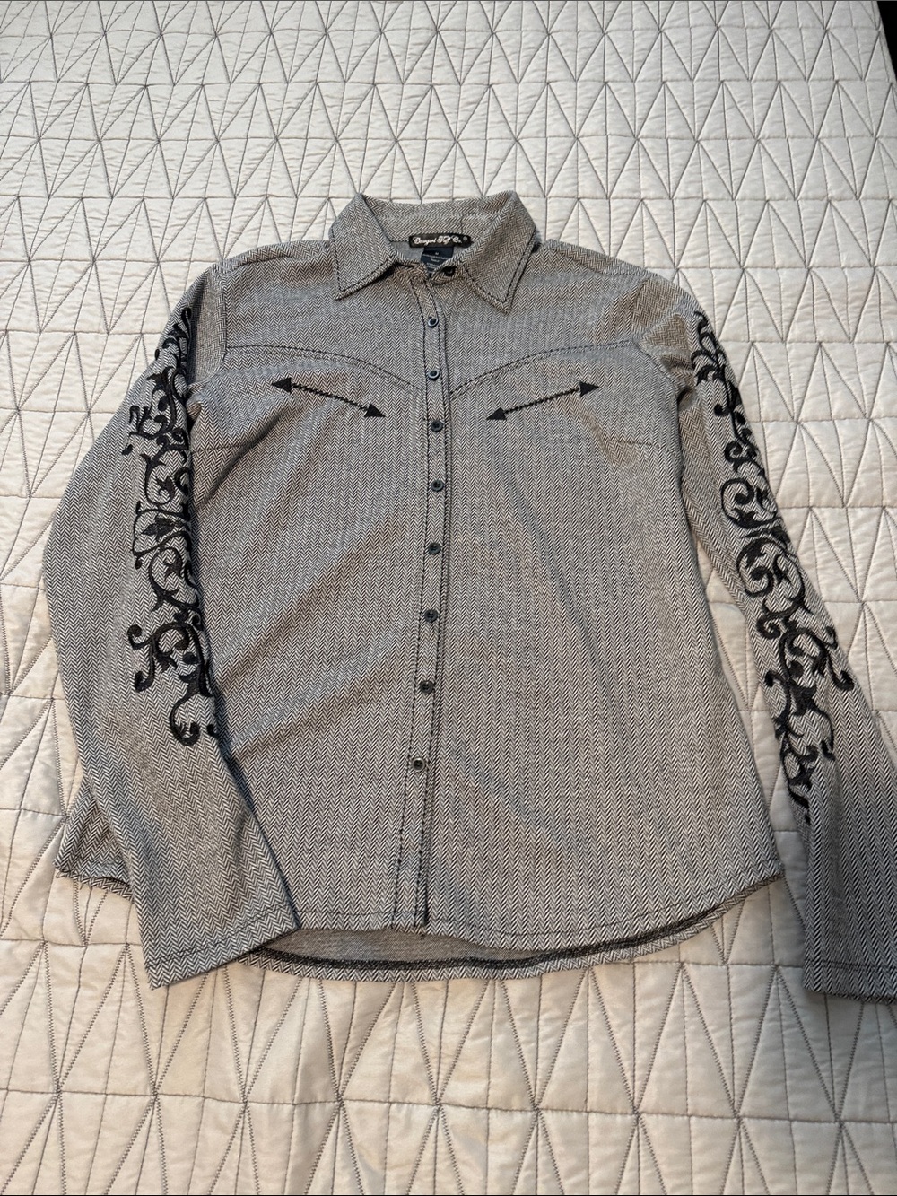 Cowgirl Tuff Gray Button-Down Shirt with Black Sleeve Embroidery